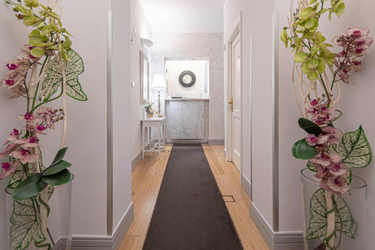 Domus Castrense Bed & Breakfast Rome Exterior photo
