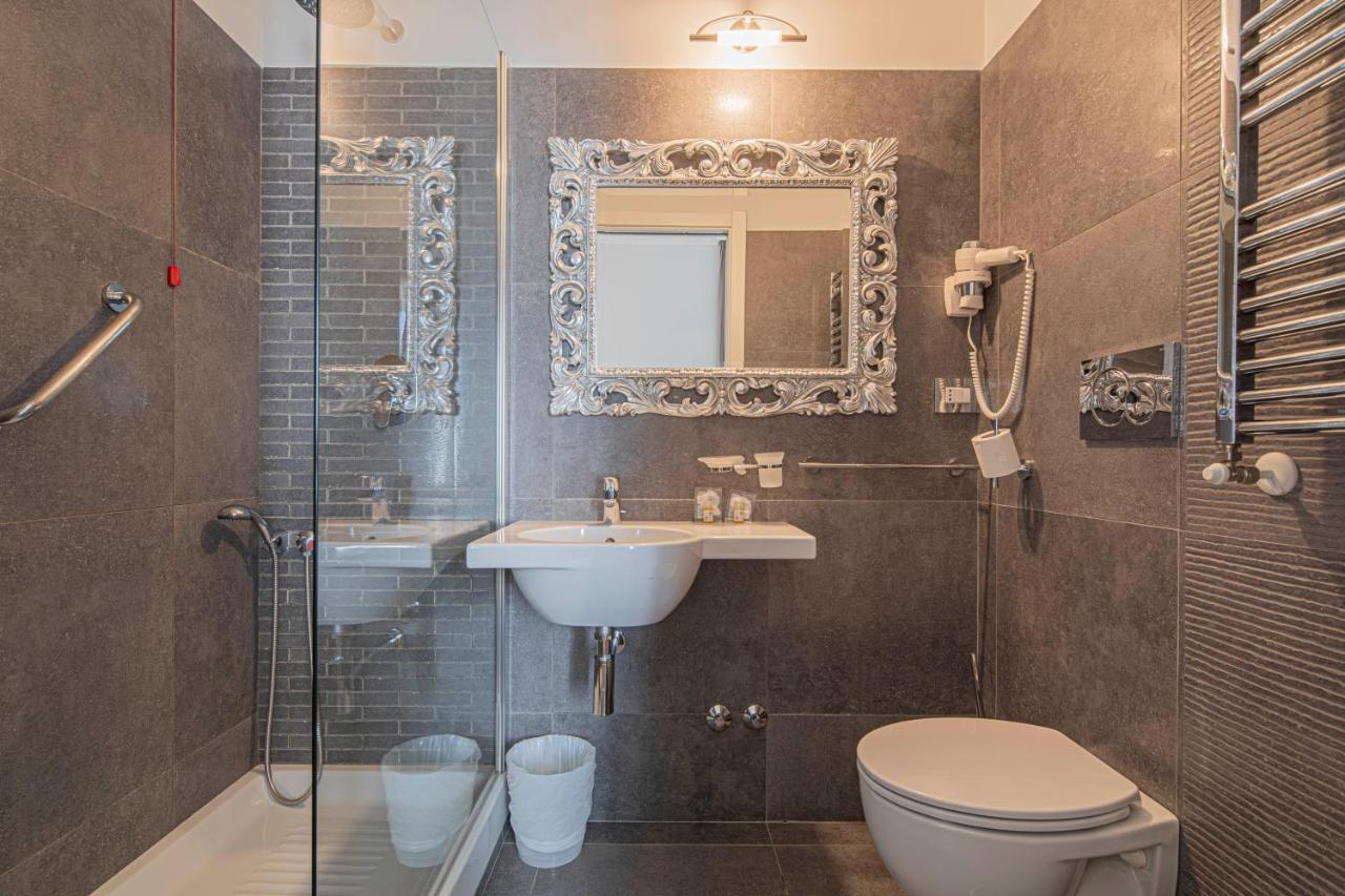 Domus Castrense Bed & Breakfast Rome Exterior photo